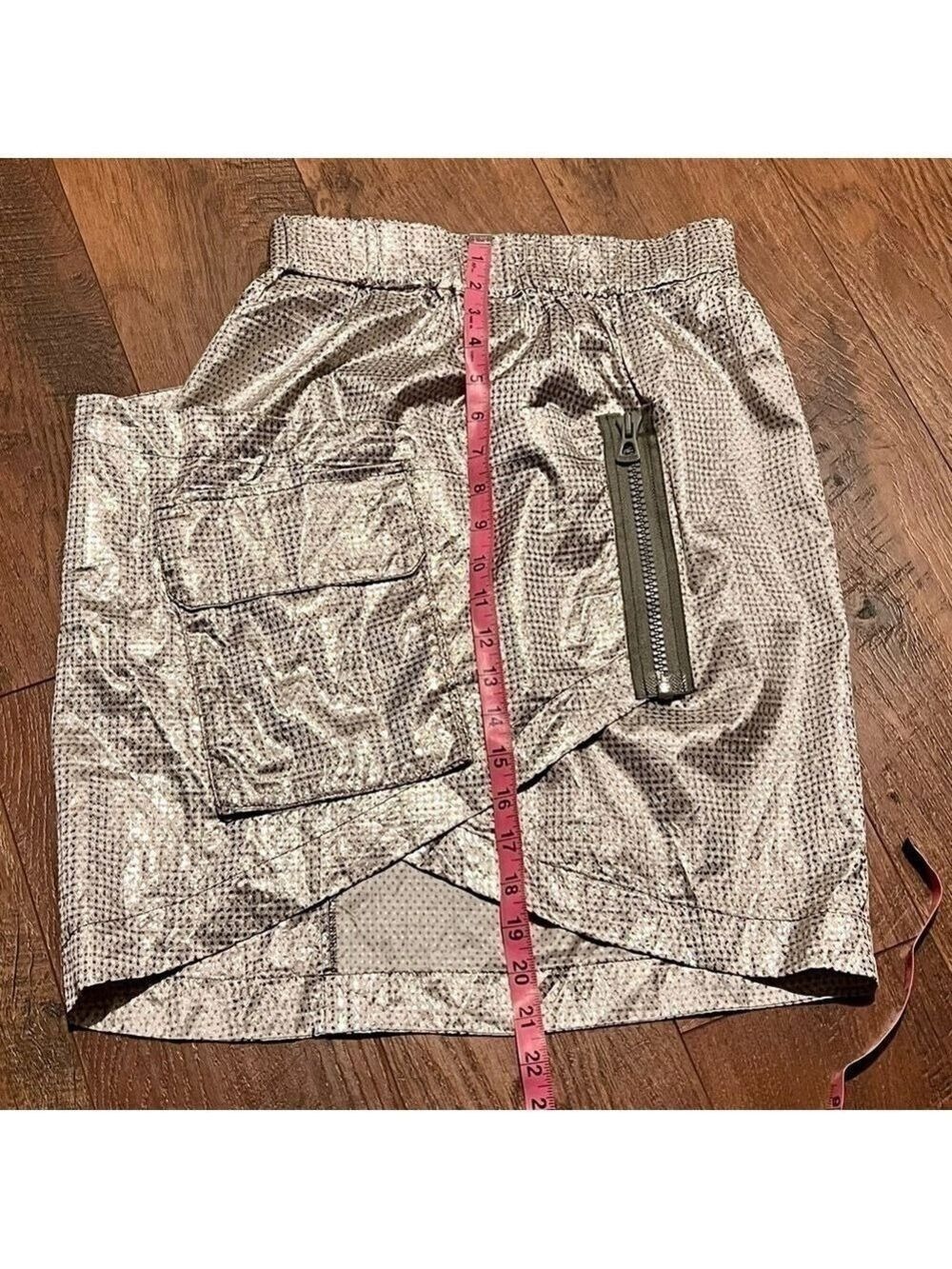 BOSS Hugo Boss metallic asymmetrical skirt. Size 6. Made in Portugal. - Picture 6 of 10